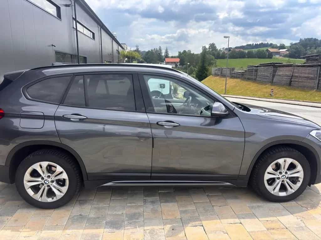 BMW X1 sDrive20d Sport Line Steptronic Sport Line 03/2020-photo-2