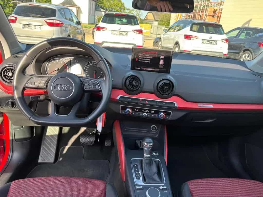 Audi Q2 1,4i Sport-150PS+Pano+Navi+abn. AHK+ 02/2018-photo-19