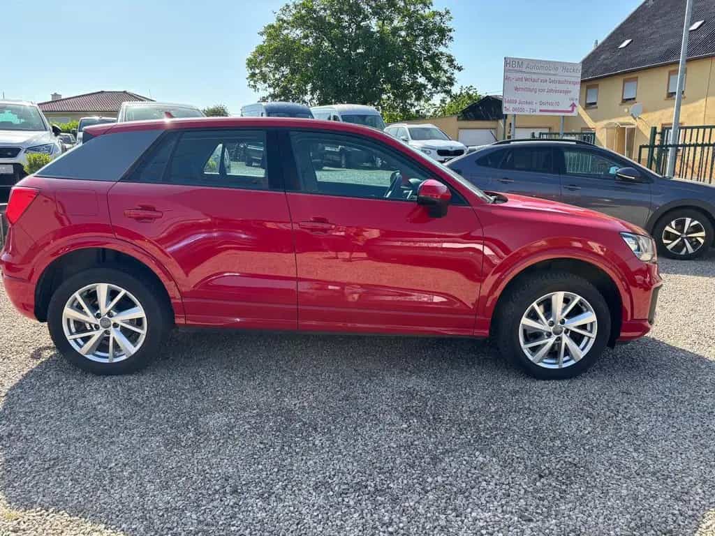 Audi Q2 1,4i Sport-150PS+Pano+Navi+abn. AHK+ 02/2018-photo-2