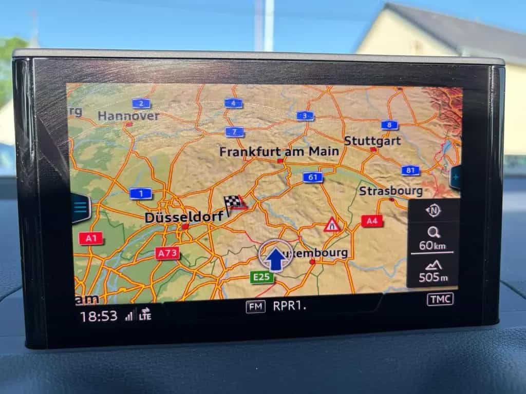 Audi Q2 1,4i Sport-150PS+Pano+Navi+abn. AHK+ 02/2018-photo-35