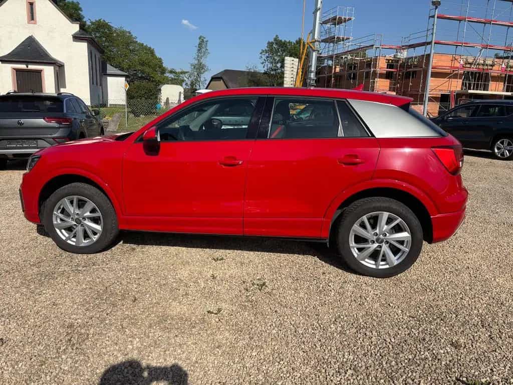 Audi Q2 1,4i Sport-150PS+Pano+Navi+abn. AHK+ 02/2018-photo-6