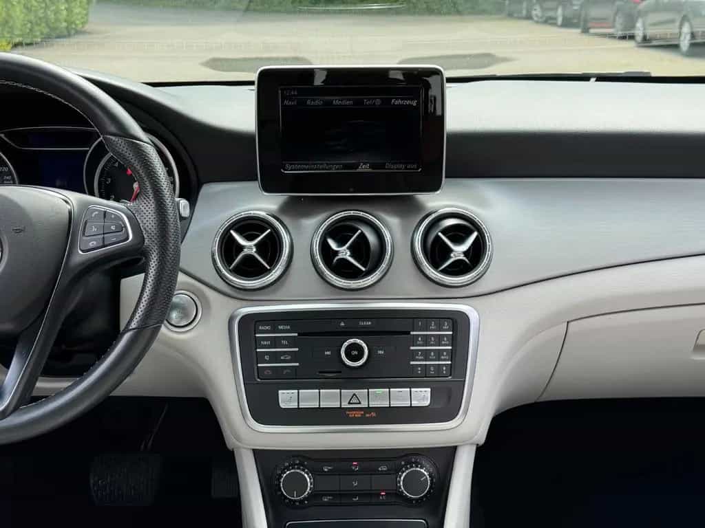 Mercedes-Benz CLA 200 Shooting Brake *Kamera*Garantie*Navi* 12/2018-photo-22