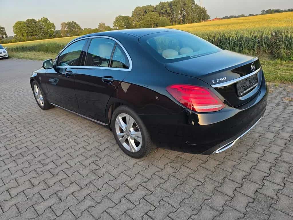 Mercedes-Benz C 250 Limo Avantage LED Leder 8 x Alu 1.Hand 01/2016-photo-4