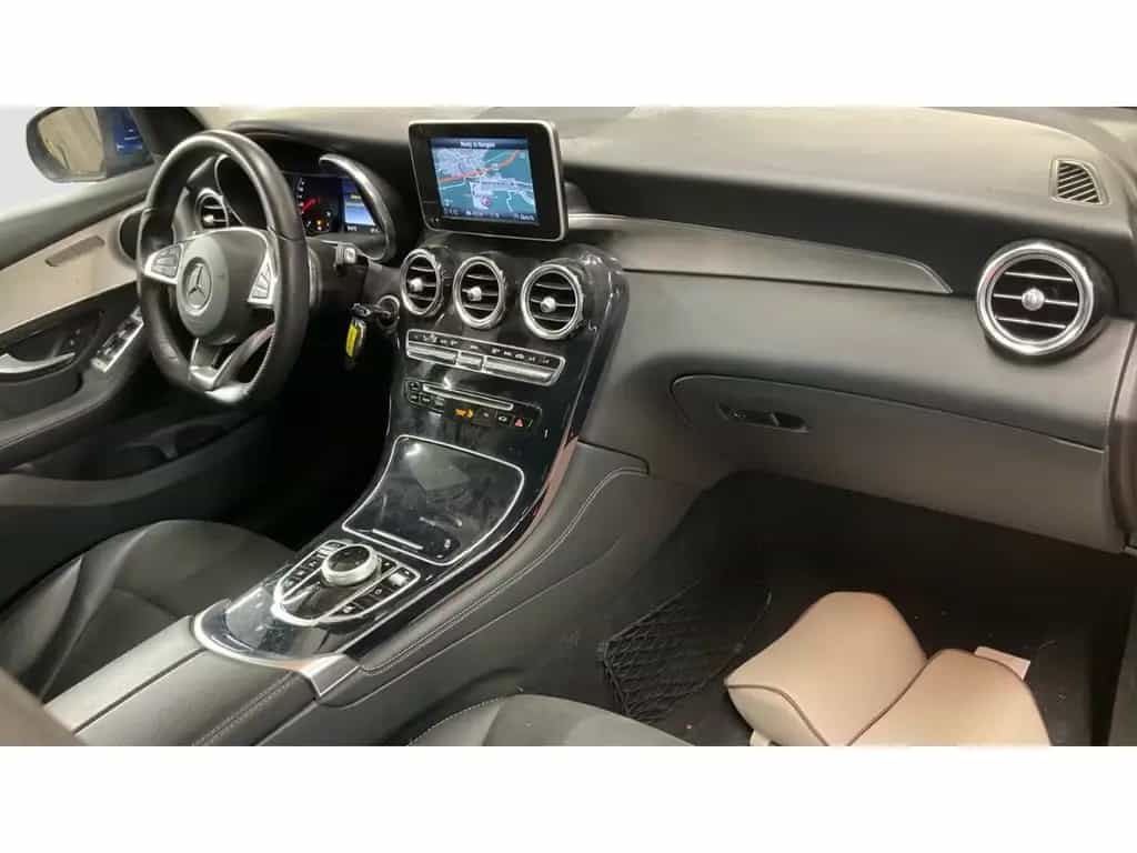Mercedes-Benz GLC 250 4Matic 9G AMG LED Panorama *Garantie* 11/2018-photo-6