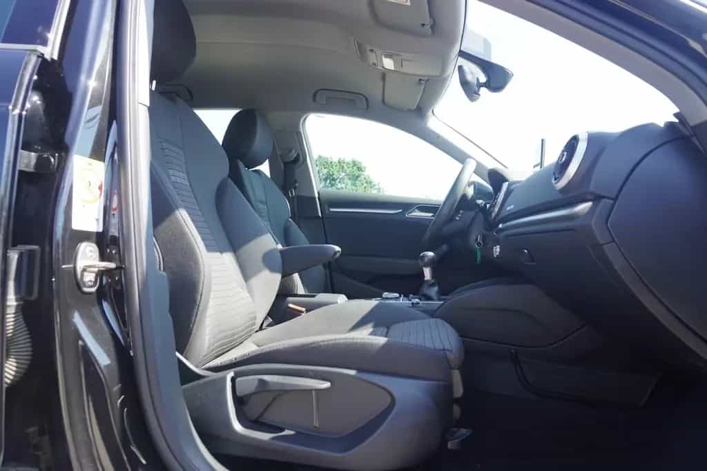 Audi A3 Sportback 30 TFSI sport Xenon Sitzheizung PDC 10/2018-photo-14