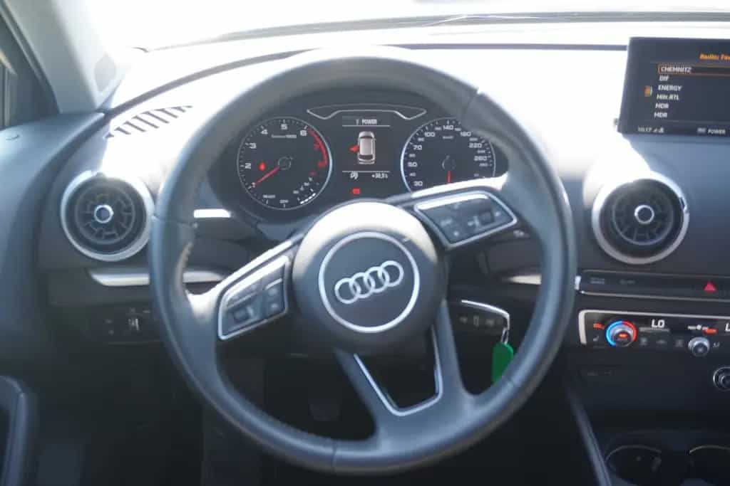 Audi A3 Sportback 30 TFSI sport Xenon Sitzheizung PDC 10/2018-photo-16