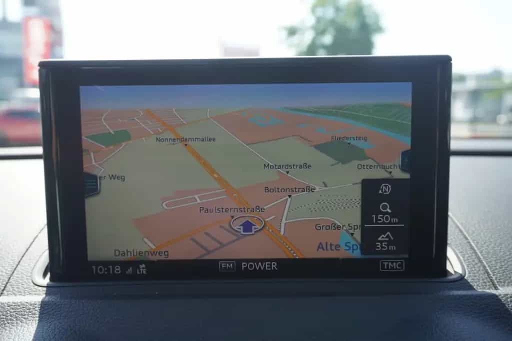 Audi A3 Sportback 30 TFSI sport Xenon Sitzheizung PDC 10/2018-photo-18