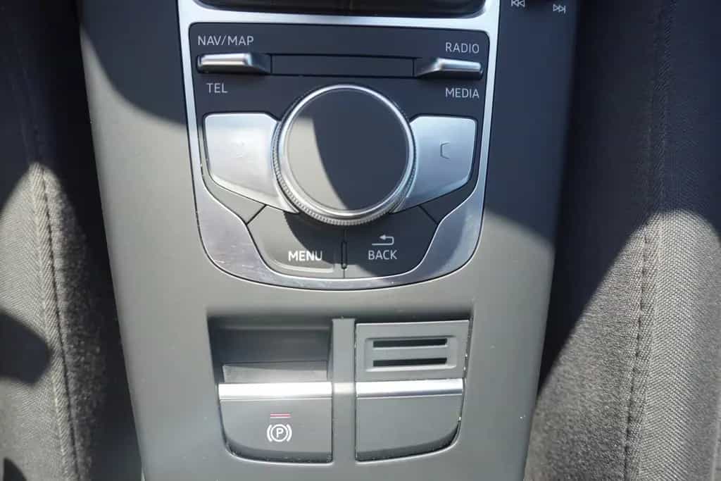 Audi A3 Sportback 30 TFSI sport Xenon Sitzheizung PDC 10/2018-photo-22