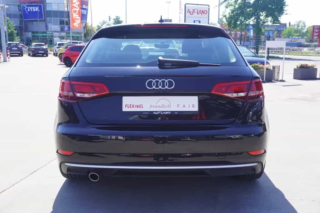 Audi A3 Sportback 30 TFSI sport Xenon Sitzheizung PDC 10/2018-photo-3