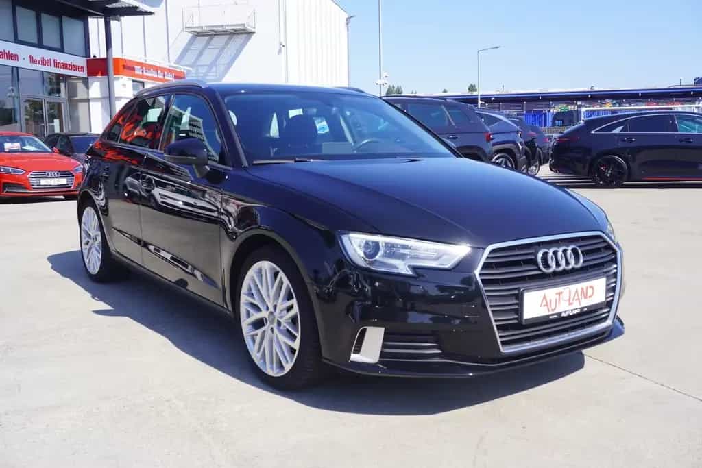 Audi A3 Sportback 30 TFSI sport Xenon Sitzheizung PDC 10/2018-photo-4