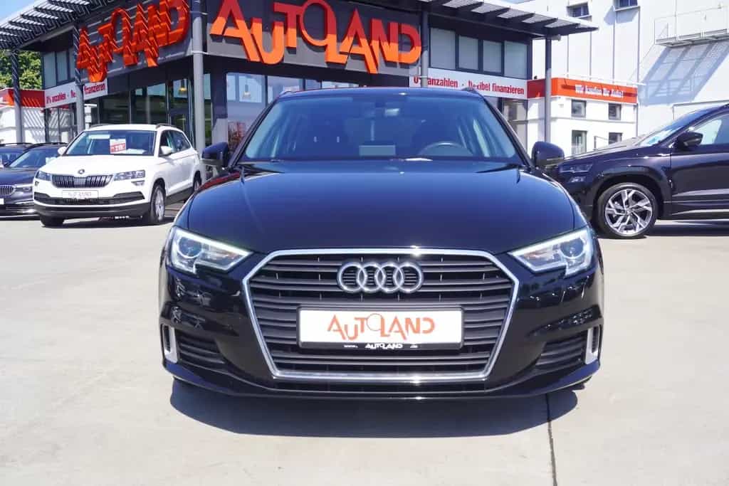 Audi A3 Sportback 30 TFSI sport Xenon Sitzheizung PDC 10/2018-photo-5