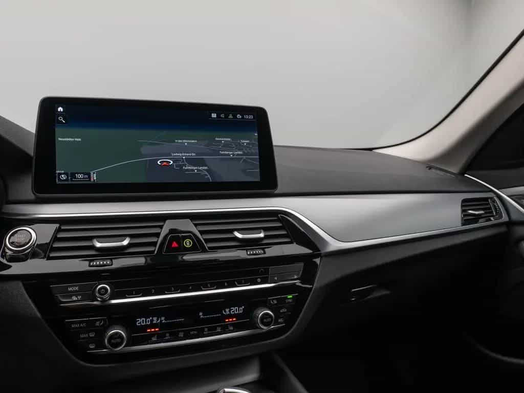 BMW 520 i DAB WLAN CockPitProPDC Sitzhzg LED Alarm 03/2023-photo-21