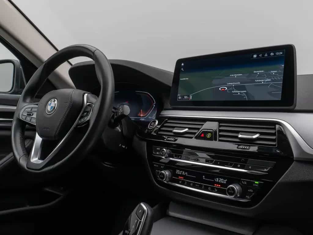 BMW 520 i DAB WLAN CockPitProPDC Sitzhzg LED Alarm 03/2023-photo-35