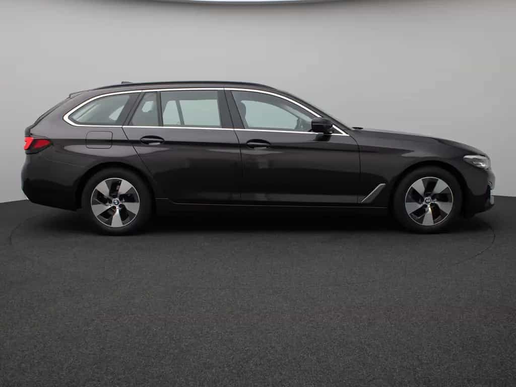 BMW 520 i DAB WLAN CockPitProPDC Sitzhzg LED Alarm 03/2023-photo-4