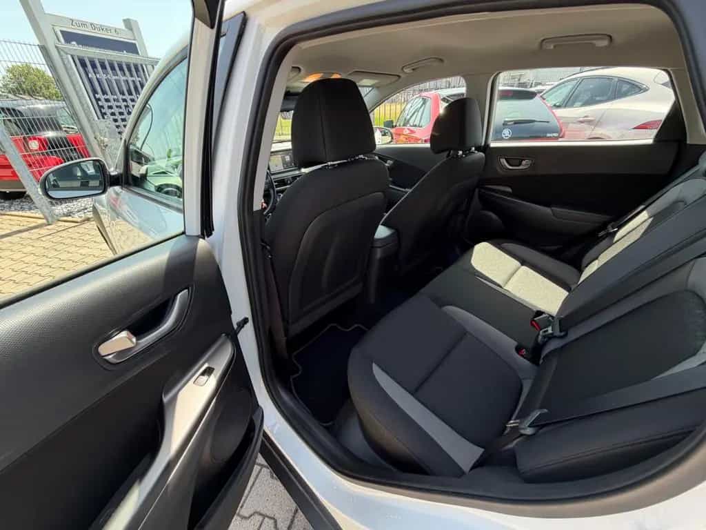 Hyundai KONA Trend 2WD ALU´S KLIMA NAVI GARANTIE 06/2018-photo-16