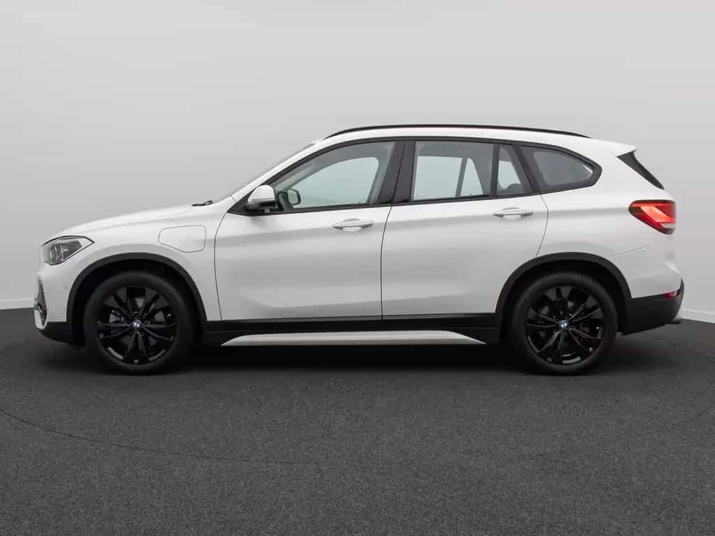 BMW X1 xD25e Sport Line ParkAss DAB Navi LED 18Zoll 03/2021-photo-10