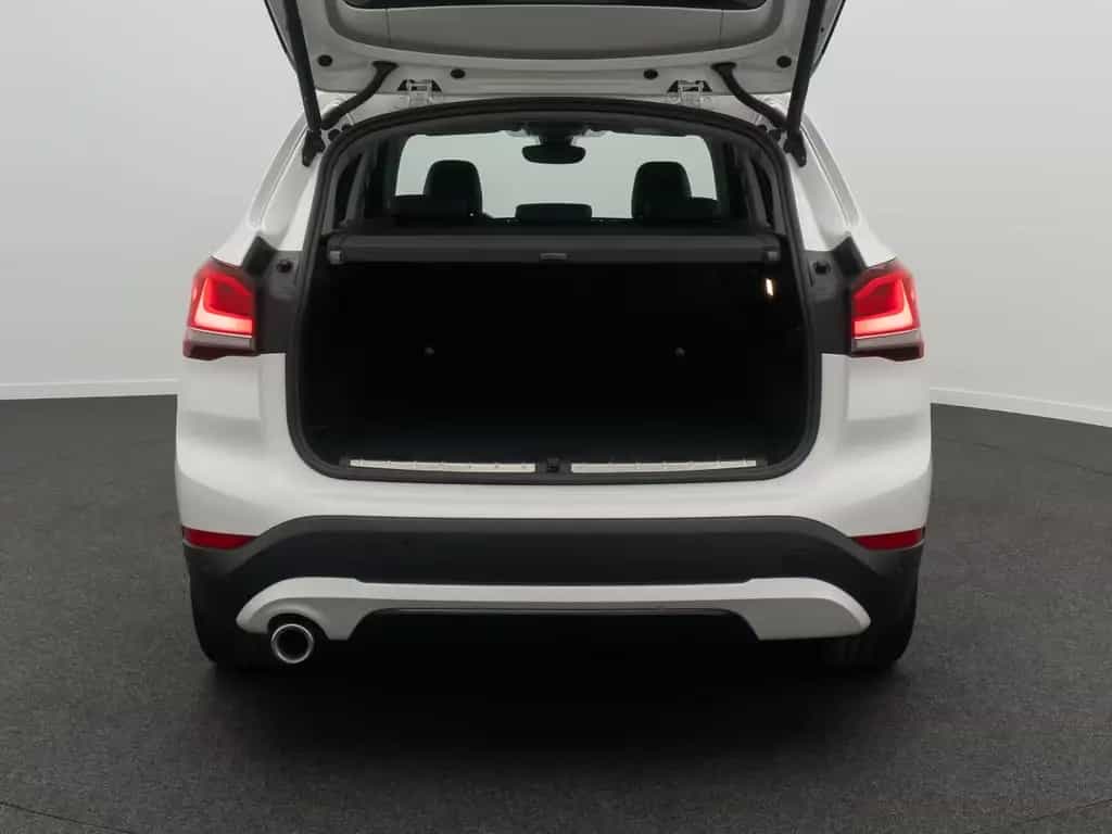 BMW X1 xD25e Sport Line ParkAss DAB Navi LED 18Zoll 03/2021-photo-12
