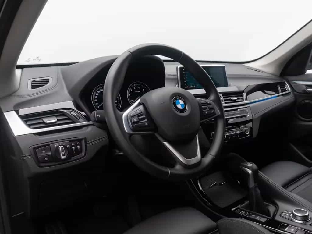 BMW X1 xD25e Sport Line ParkAss DAB Navi LED 18Zoll 03/2021-photo-19