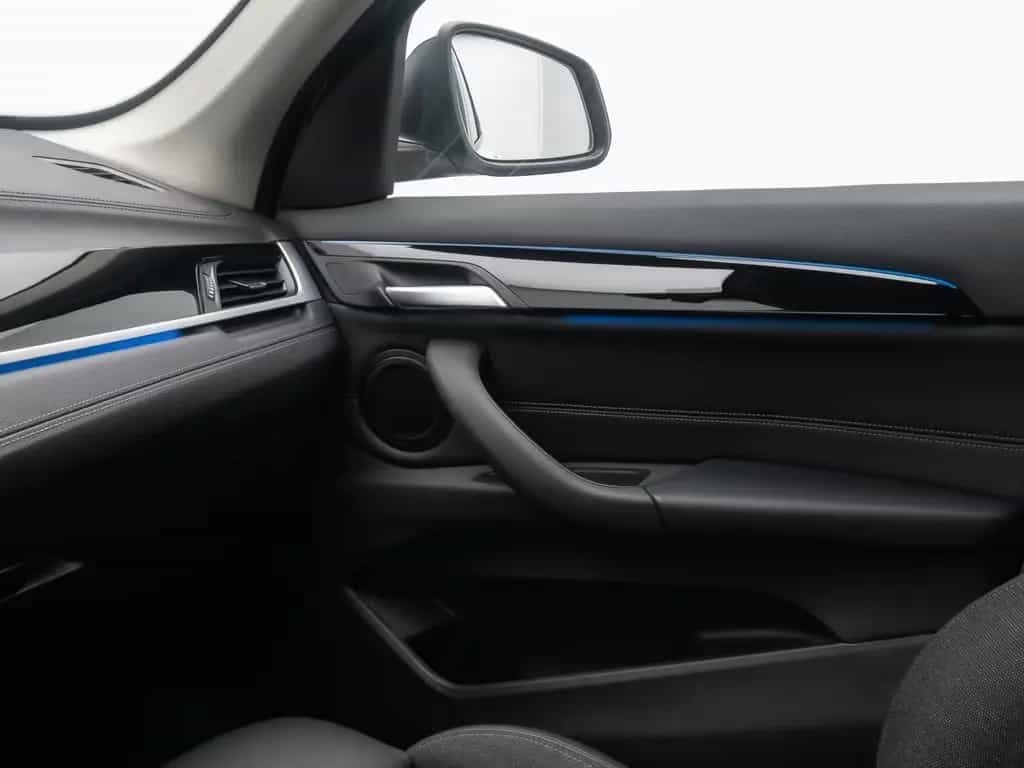 BMW X1 xD25e Sport Line ParkAss DAB Navi LED 18Zoll 03/2021-photo-30