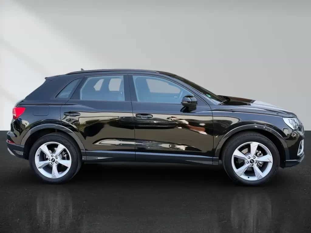 Audi Q3 35 1.5 TFSI S LINE Leder Kamera elektr. AH... 12/2023-photo-5
