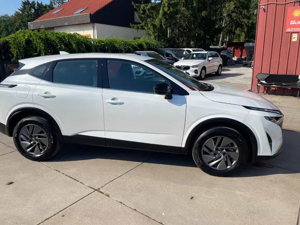 Nissan Qashqai 1,5 Automatik/Klima/Navi/Kamera/LED/PDC 11/2025-photo-1