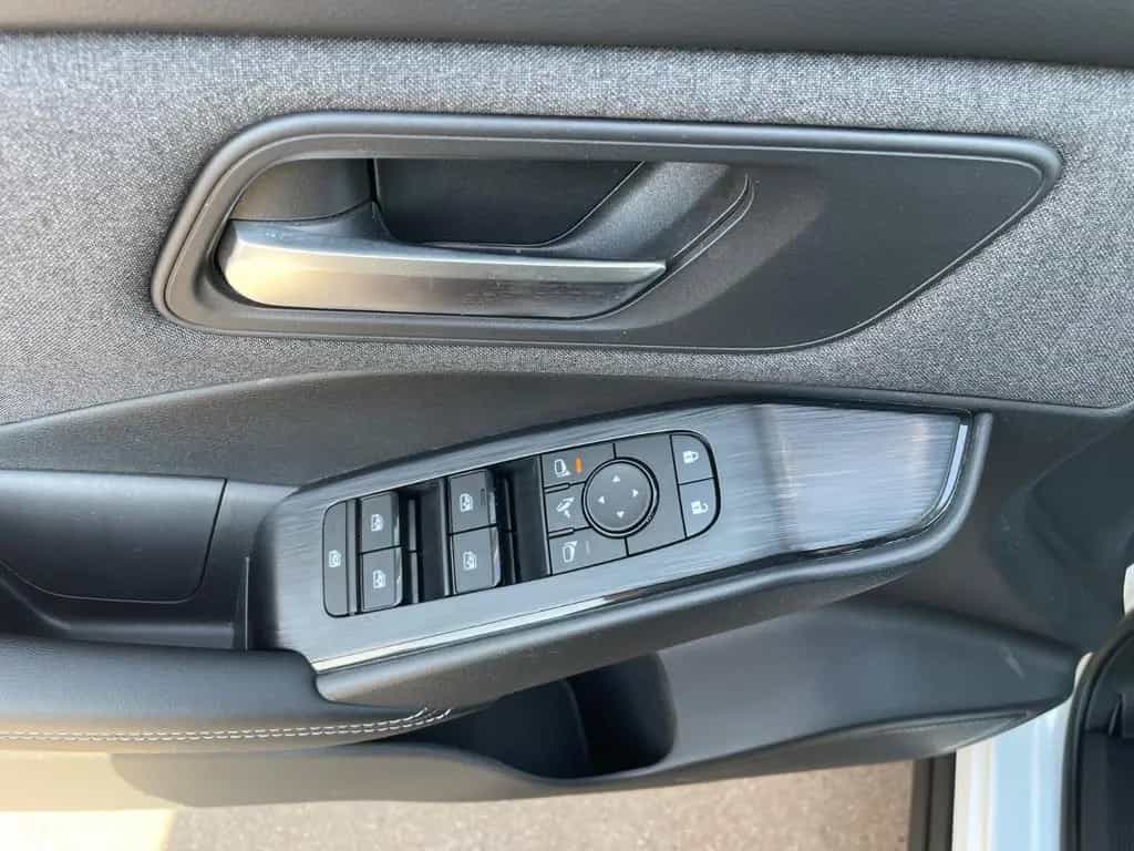 Nissan Qashqai 1,5 Automatik/Klima/Navi/Kamera/LED/PDC 11/2025-photo-19