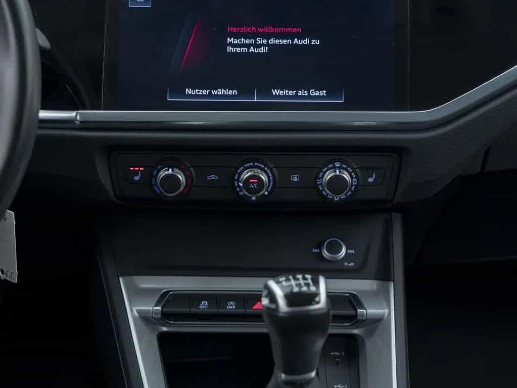 Audi Q3 35 TFSI 6-GANG*PANO*RFK*PDC*NAV*GJR*SHZ*KLIMA 05/2023-photo-16