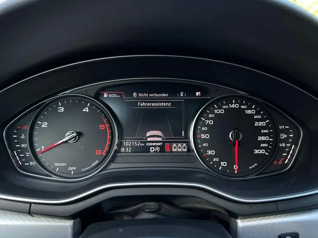 Audi A4 Avant 40 TDI quattro design Pano Nav AHK Temp 07/2019-photo-2