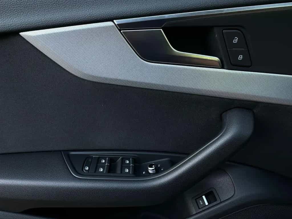 Audi A4 Avant 40 TDI quattro design Pano Nav AHK Temp 07/2019-photo-23