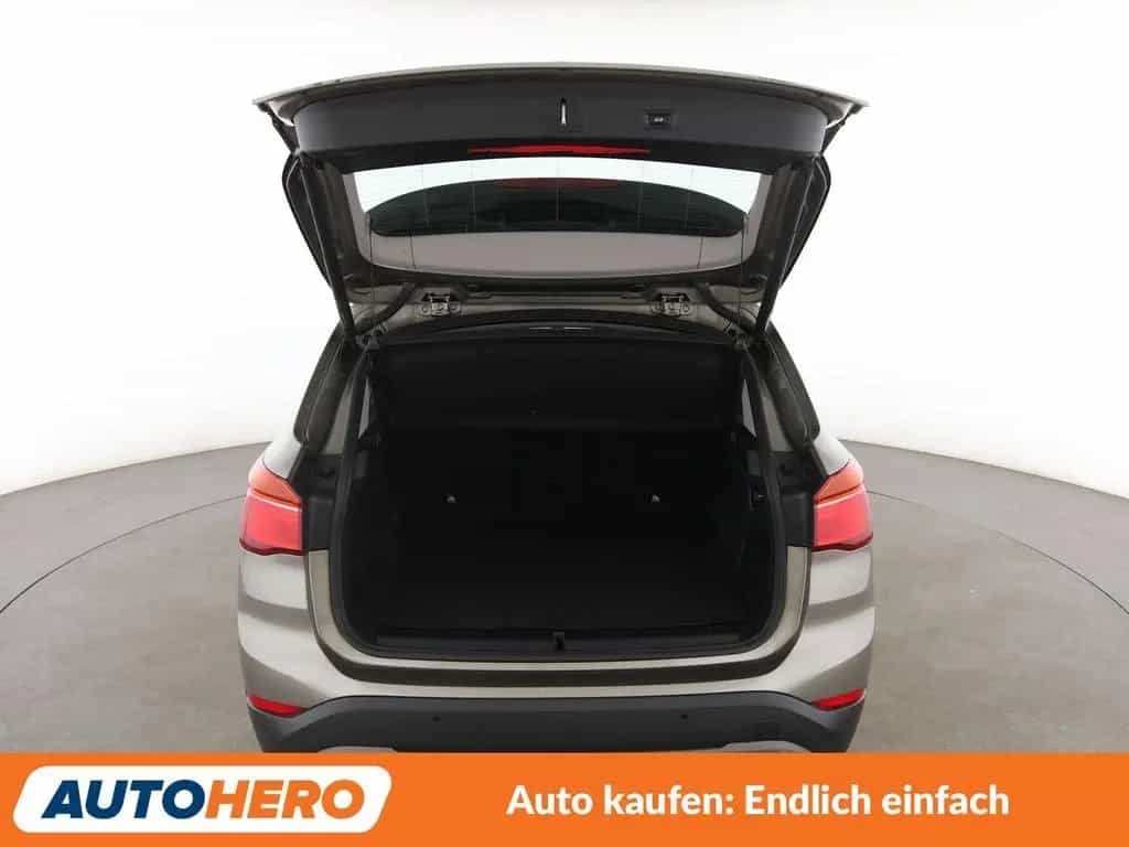 BMW X1 sDrive 20i Advantage Aut.*NAVI*TEMPO*PDC*SHZ*ALU 01/2019-photo-16