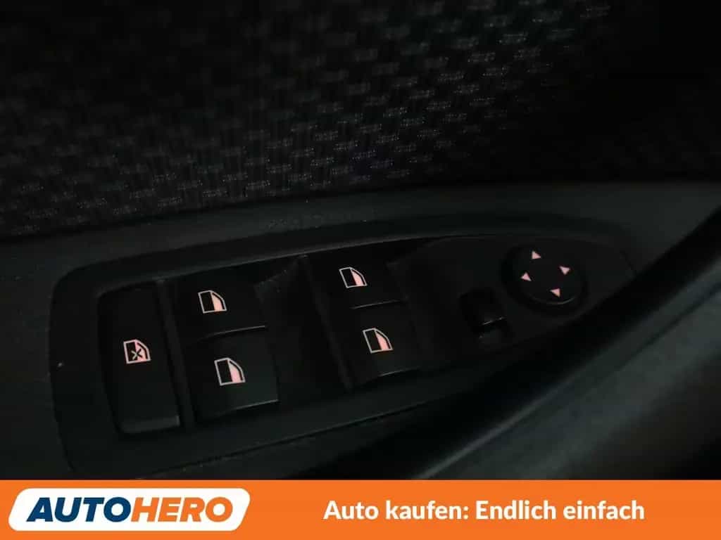BMW X1 sDrive 20i Advantage Aut.*NAVI*TEMPO*PDC*SHZ*ALU 01/2019-photo-30