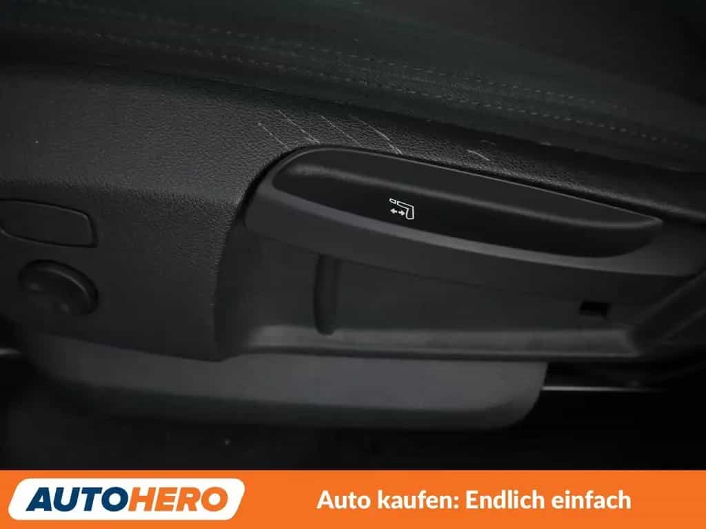BMW X1 sDrive 20i Advantage Aut.*NAVI*TEMPO*PDC*SHZ*ALU 01/2019-photo-32