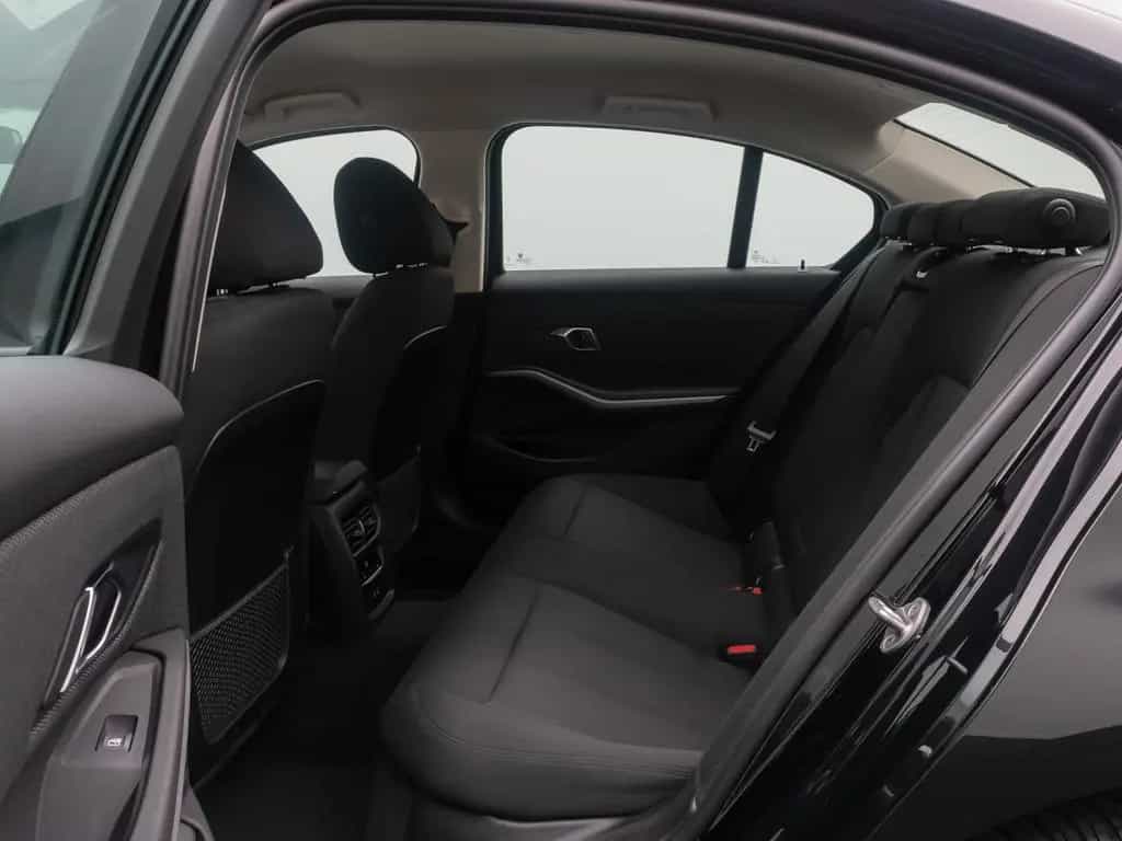 BMW 318 i Widscreen DAB PDC GeschwindigReg Cockpit+ 09/2024-photo-24