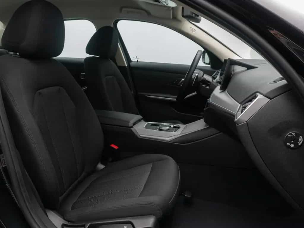BMW 318 i Widscreen DAB PDC GeschwindigReg Cockpit+ 09/2024-photo-34