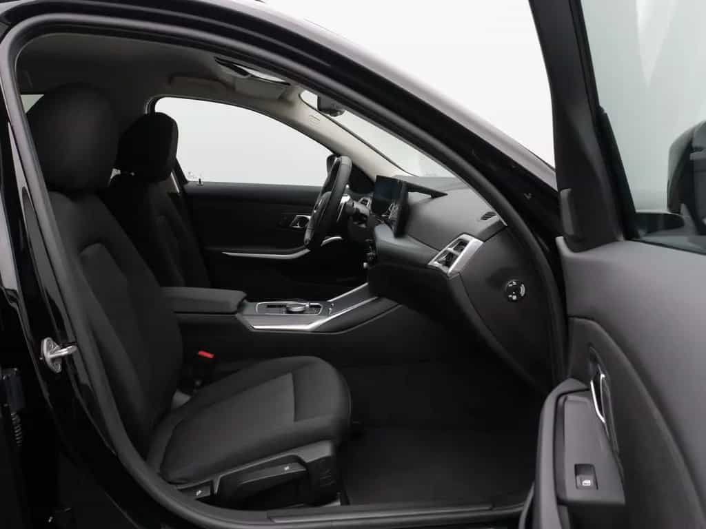 BMW 318 i Kamera DAB HiFi Widscreen DrivAssist Alarm 03/2025-photo-23