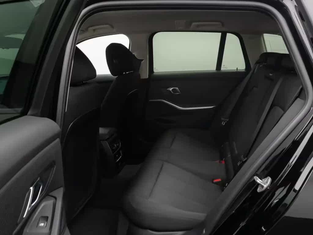 BMW 318 i Kamera DAB HiFi Widscreen DrivAssist Alarm 03/2025-photo-24