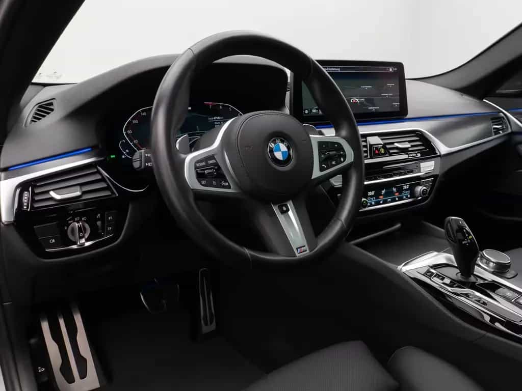 BMW 530 i M Sport Panorama 360°Laser HUD DAB H/K 19" 02/2023-photo-17