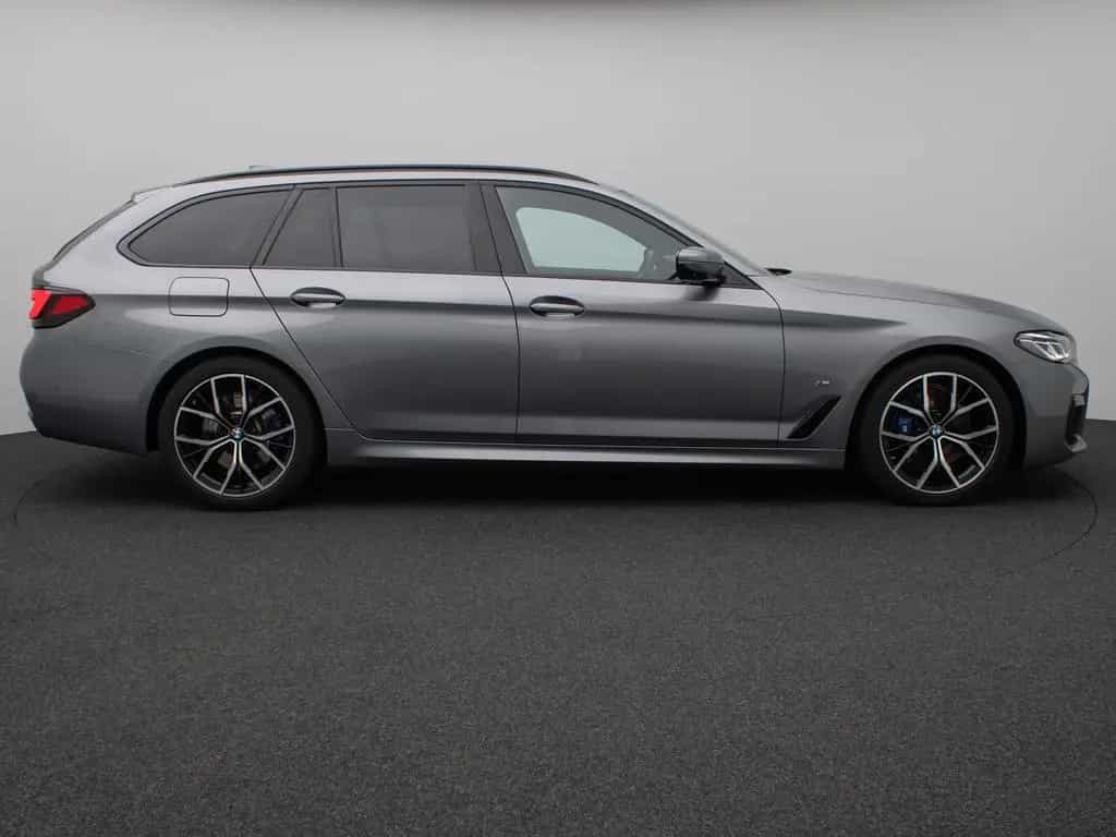 BMW 530 i M Sport Panorama 360°Laser HUD DAB H/K 19" 02/2023-photo-4