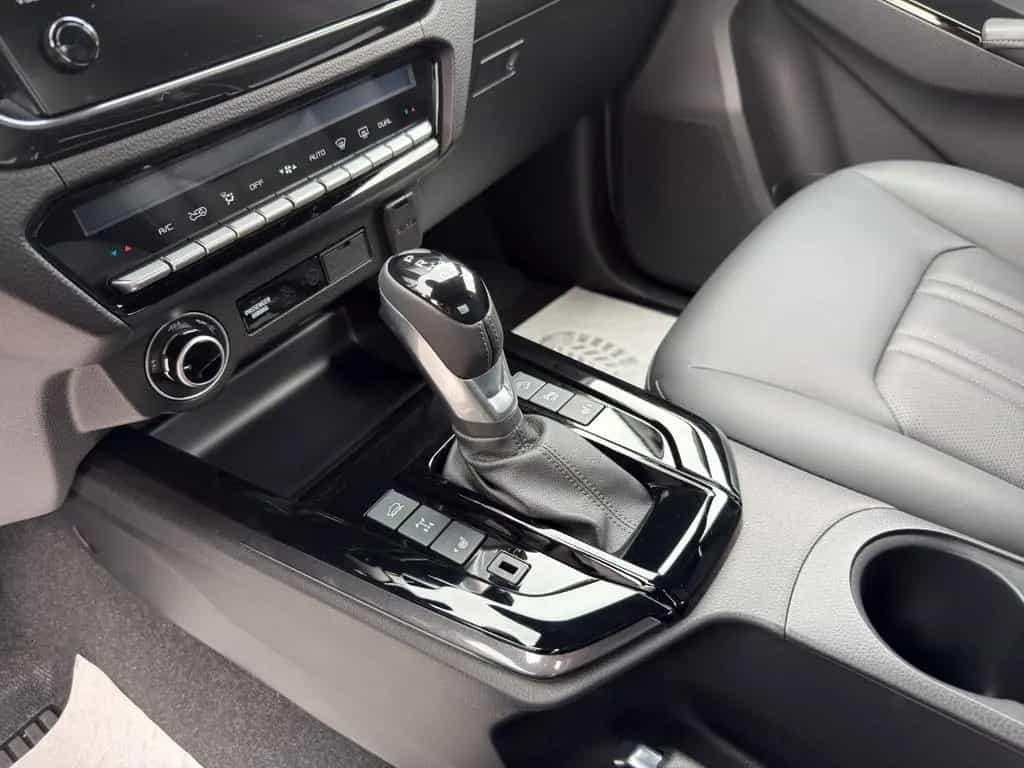 Isuzu D-Max 2.2 SPACE CAB 4WD V-CROSS | MY2026 null-photo-14