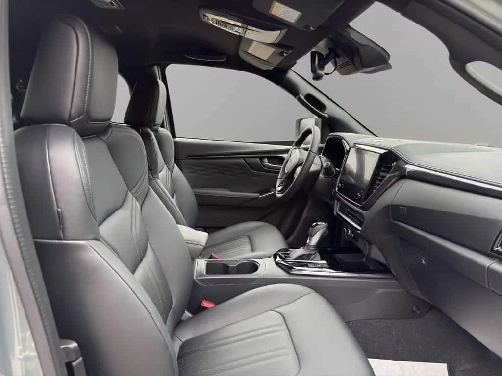 Isuzu D-Max 2.2 SPACE CAB 4WD V-CROSS | MY2026 null-photo-17
