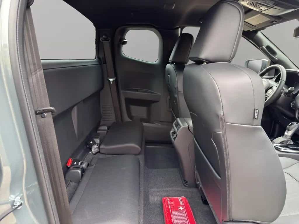 Isuzu D-Max 2.2 SPACE CAB 4WD V-CROSS | MY2026 null-photo-18