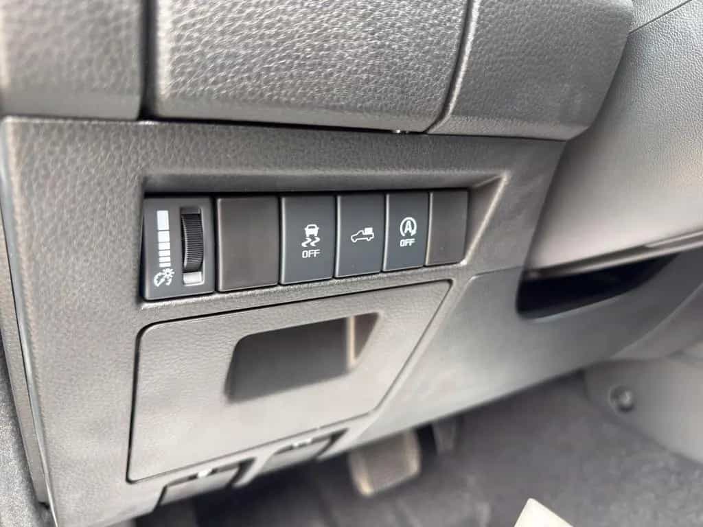 Isuzu D-Max 2.2 SPACE CAB 4WD V-CROSS | MY2026 null-photo-26