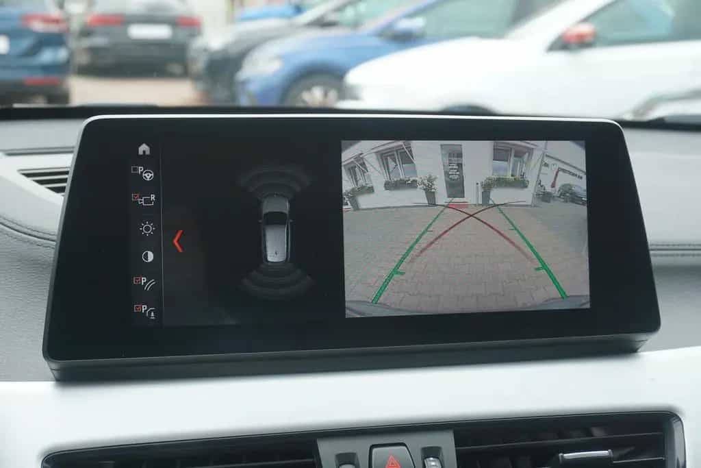 BMW X1 sDrive18i M-Paket Aut. LED Navi Head-Up AHK 01/2020-photo-11