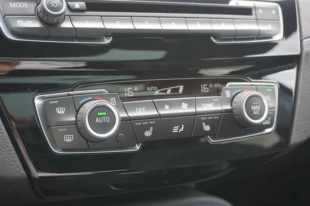 BMW X1 sDrive18i M-Paket Aut. LED Navi Head-Up AHK 01/2020-photo-15