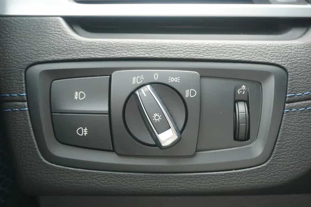 BMW X1 sDrive18i M-Paket Aut. LED Navi Head-Up AHK 01/2020-photo-22