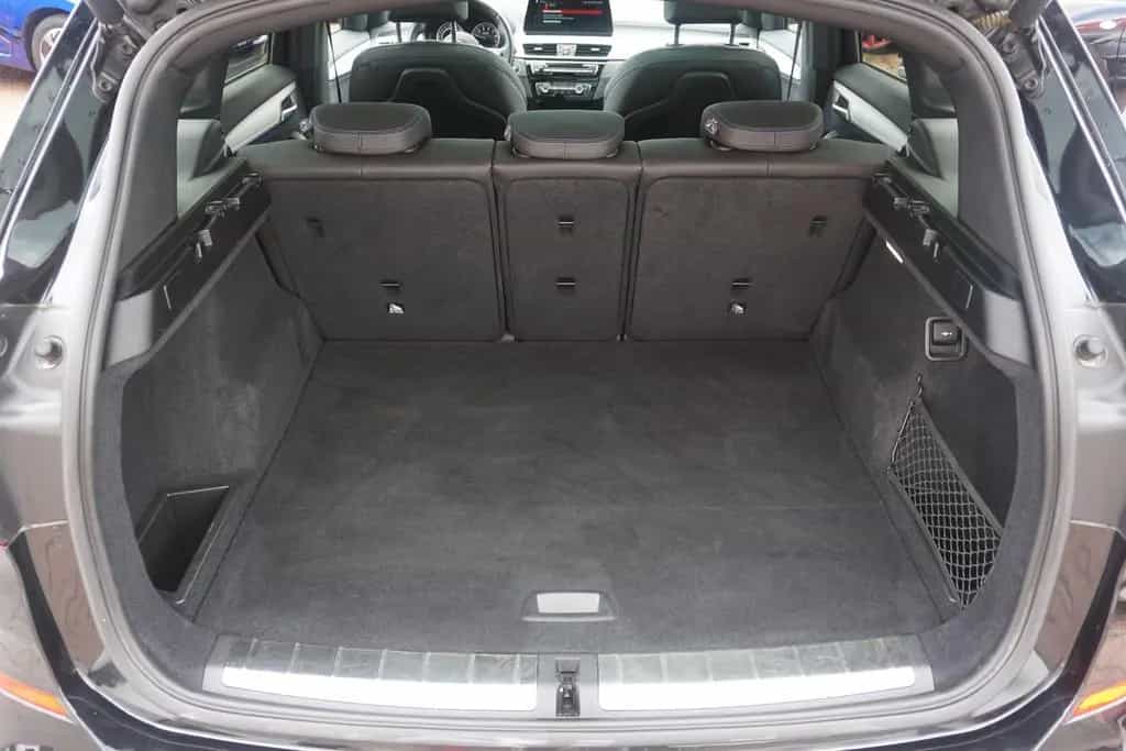 BMW X1 sDrive18i M-Paket Aut. LED Navi Head-Up AHK 01/2020-photo-32