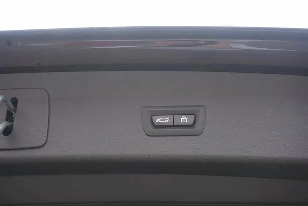 BMW X1 sDrive18i M-Paket Aut. LED Navi Head-Up AHK 01/2020-photo-33
