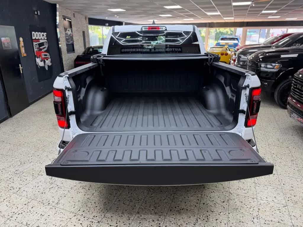 Dodge RAM 5.7 HEMI 4X4 / Sport Night-Edt. / CrewCab / 01/2020-photo-18