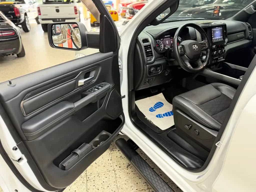Dodge RAM 5.7 HEMI 4X4 / Sport Night-Edt. / CrewCab / 01/2020-photo-19