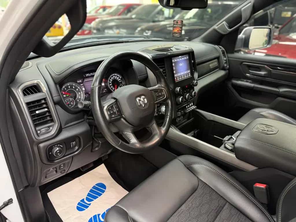 Dodge RAM 5.7 HEMI 4X4 / Sport Night-Edt. / CrewCab / 01/2020-photo-21